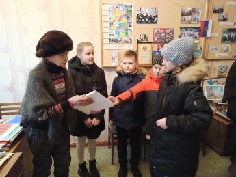 Поздравление новосокольнических ветеранов