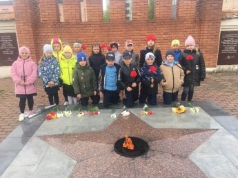 У Вечного Огня!..